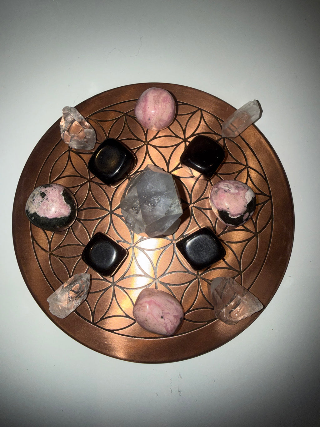 Sacred Sanctuary

A Flower of Life Crystal Grid for Inner Healing, Protection & Receiving