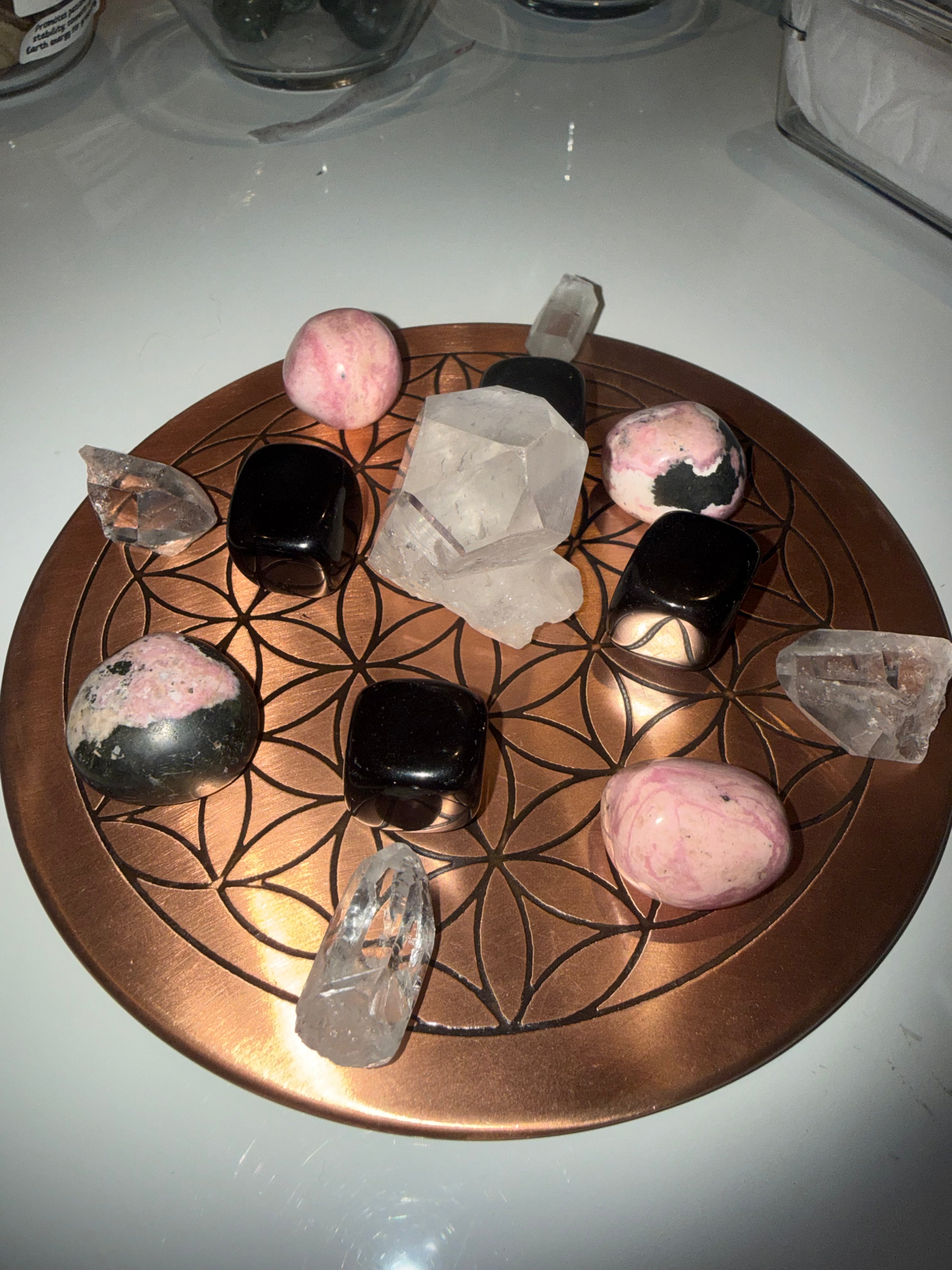 Sacred Sanctuary

A Flower of Life Crystal Grid for Inner Healing, Protection & Receiving