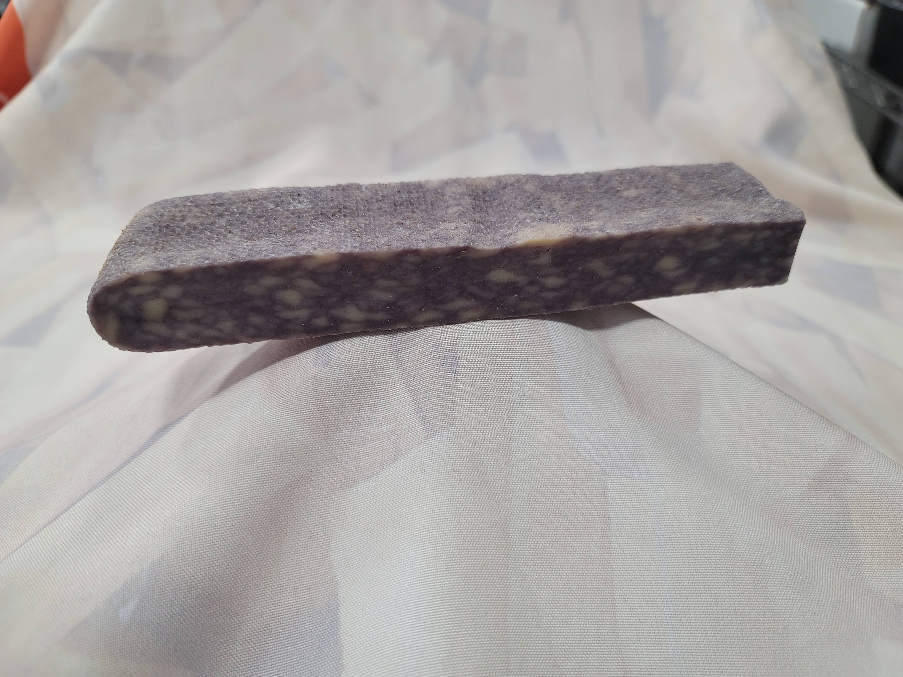 Dog cheese chew.  Blueberry M/L Himalayan Yak  ~5.8oz 165gr